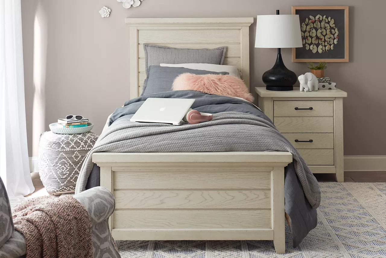 Briar Lake Youth Bed