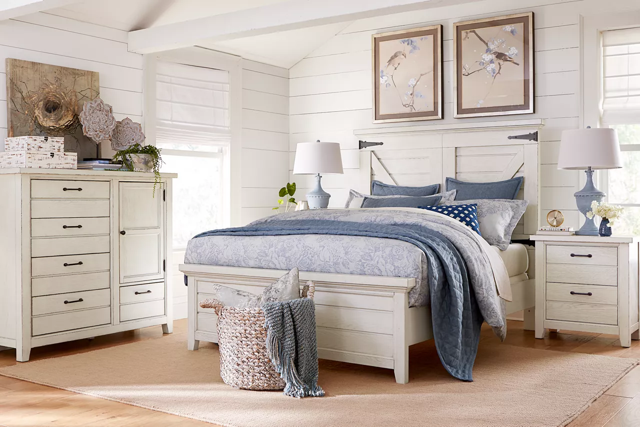 Briar Lake Door Chest